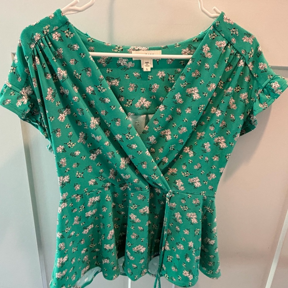 Monteau Floral Wrap Top Large Green Peplum Tie Front Blouse
